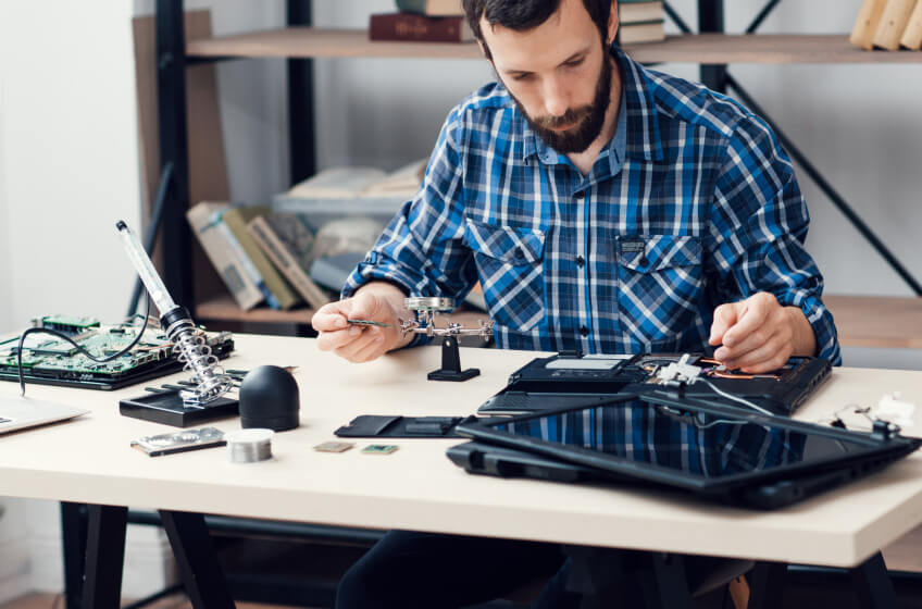 Laptop repair service in motilal nagar